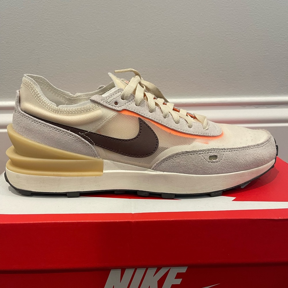 NIKE Waffle One Men’s Sneaker Size 9.5 ✨